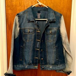 L Two tone denim jacket like new more like medium fit